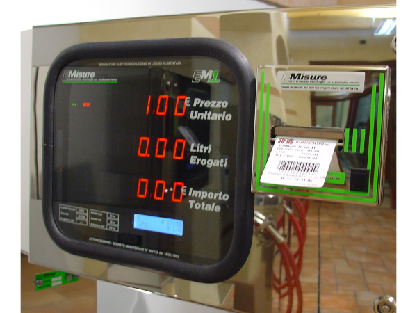 immagine con esempio di installazione distributori vino sfuso